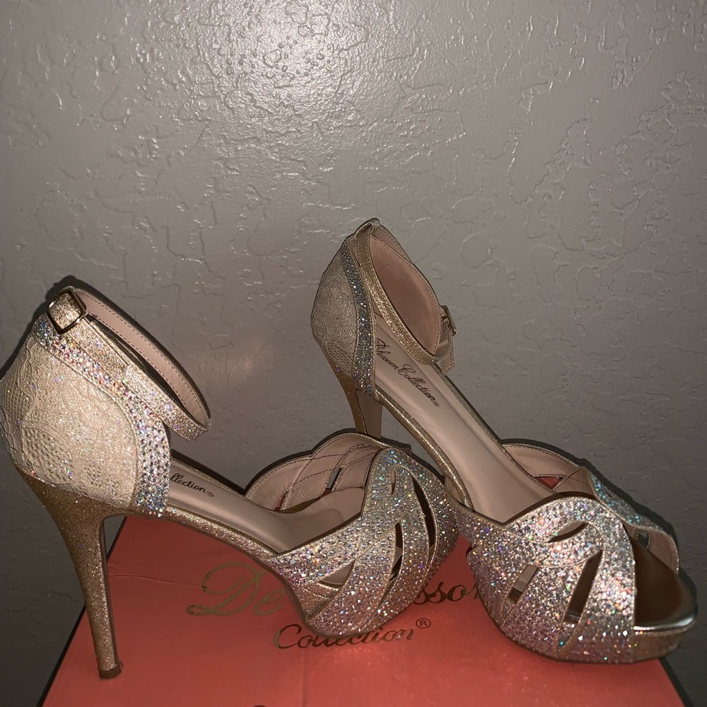 Size 10 De Blossom high heels